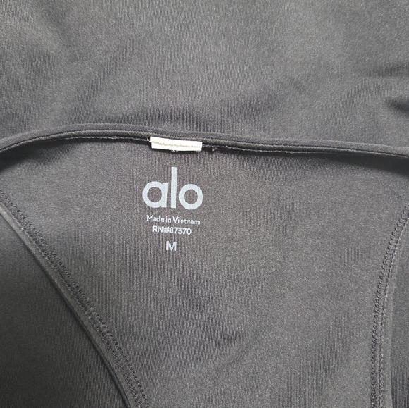 ALO Yoga Black Open-Back One-Piece Swimsuit M Bodysuit - Picture 10 of 10